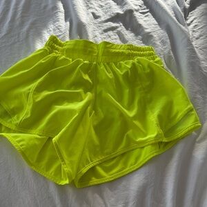 Lululemon hotty hot shorts 4 inch or high rise 2.5 inch